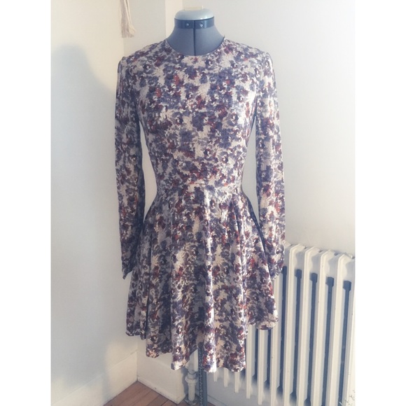 H&M - Fit And Flare Dress - Picture 2 of 3